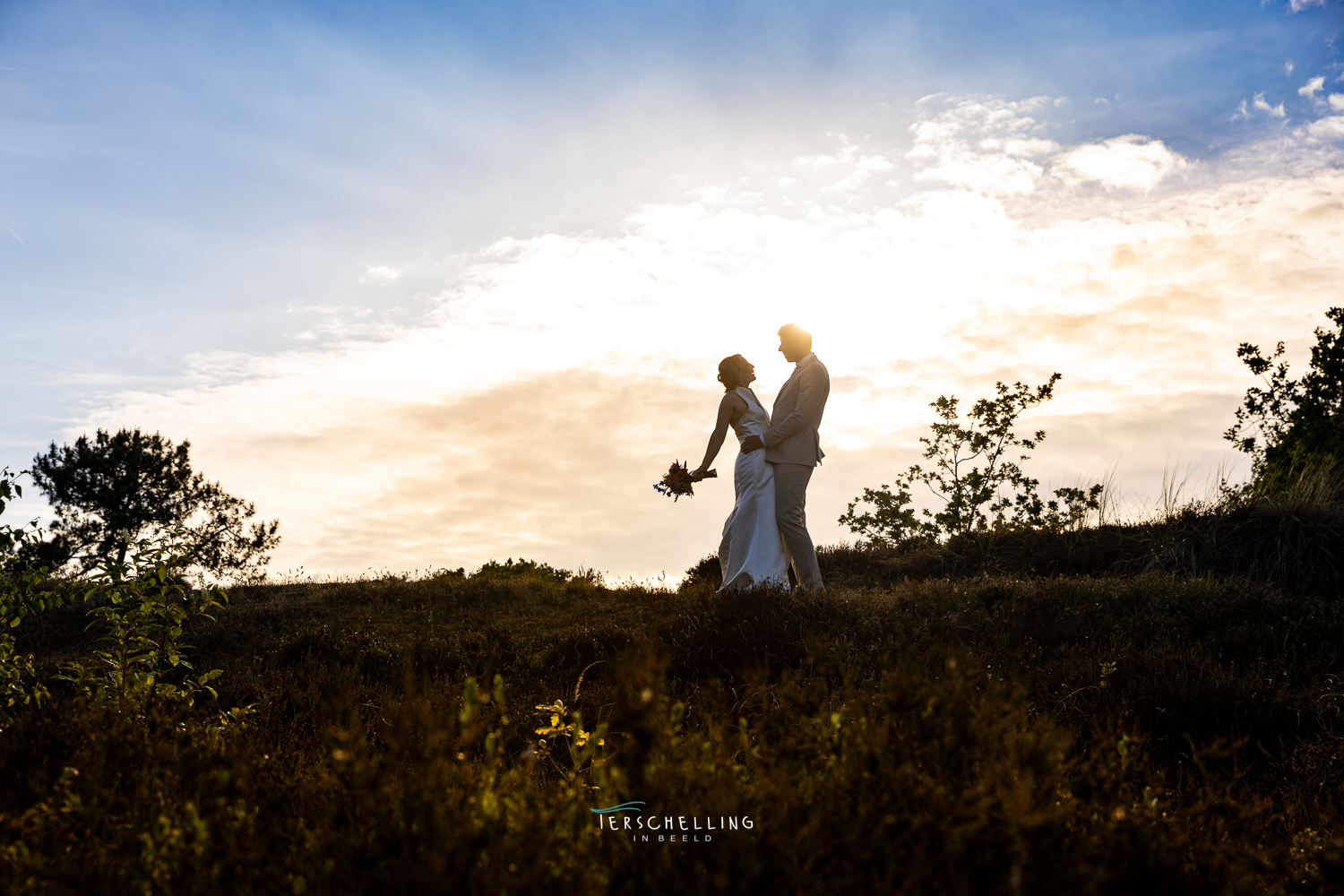 Trouwen op Terschelling - Trouwfotograaf Trouwen in het kerkje van Hoorn
