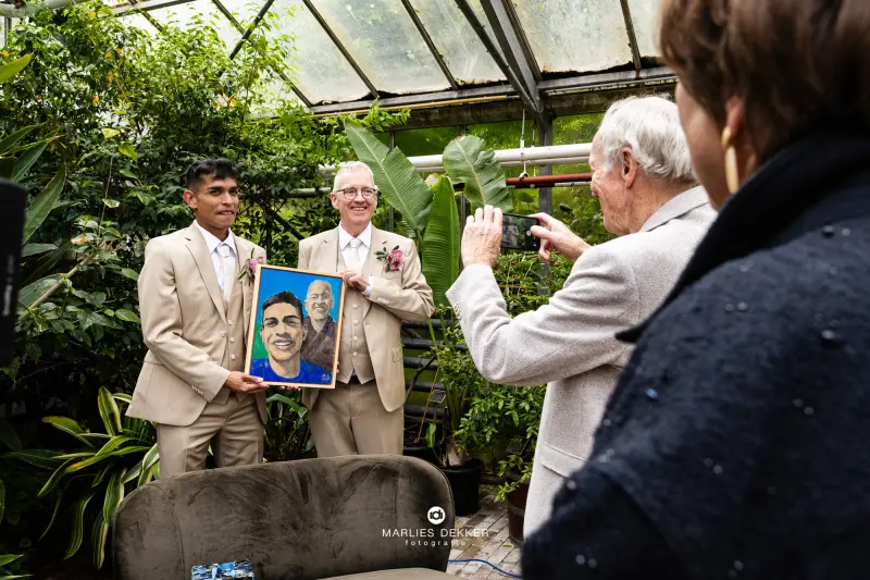 Trouwen in de botanische tuin Vrije Universiteit van Amsterdam