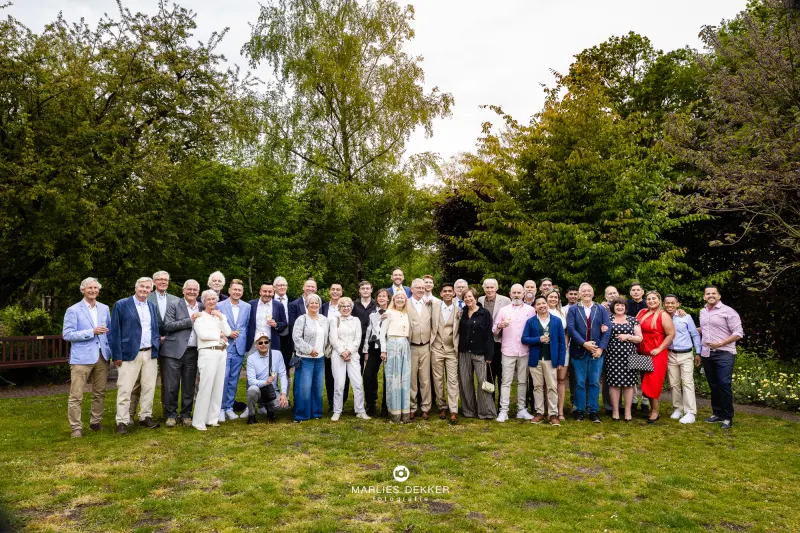 Trouwen in de botanische tuin Vrije Universiteit van Amsterdam