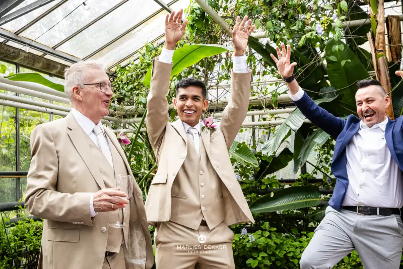 Trouwen in de botanische tuin Vrije Universiteit van Amsterdam