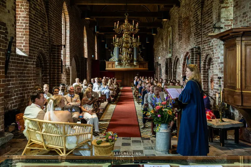 Trouwen op Terschelling - Trouwfotograaf Trouwen in het kerkje van Hoorn